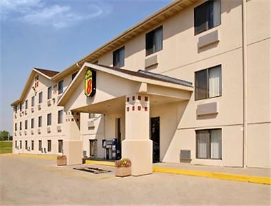 Super 8 Wichita East Kellogg Otel Dış mekan fotoğraf