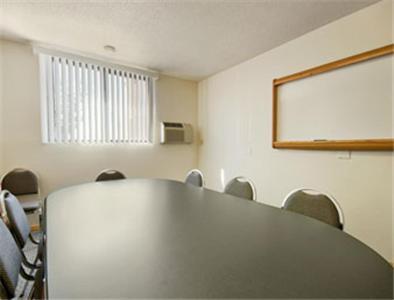 Super 8 Wichita East Kellogg Otel Konforlar fotoğraf